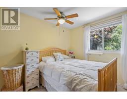 38 - 30 CLARENDON CRESCENT - 25