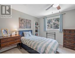 38 - 30 CLARENDON CRESCENT - 26