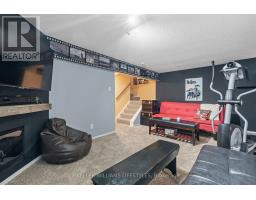 38 - 30 CLARENDON CRESCENT - 32