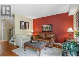 38 - 30 CLARENDON CRESCENT - 7