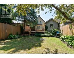 786 DUFFERIN AVENUE - 33