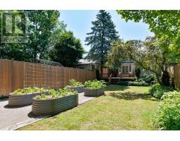 786 DUFFERIN AVENUE - 36