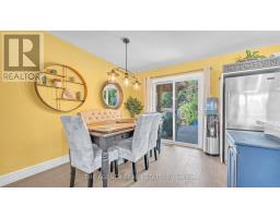 4 APPLEWOOD CRESCENT - 11