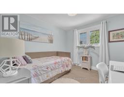 4 APPLEWOOD CRESCENT - 14