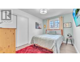 4 APPLEWOOD CRESCENT - 16