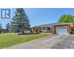 4 APPLEWOOD CRESCENT - 2
