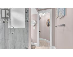 4 APPLEWOOD CRESCENT - 23