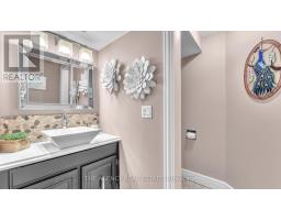 4 APPLEWOOD CRESCENT - 24