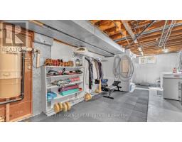 4 APPLEWOOD CRESCENT - 25