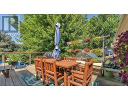 4 APPLEWOOD CRESCENT - 26