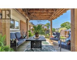 4 APPLEWOOD CRESCENT - 27