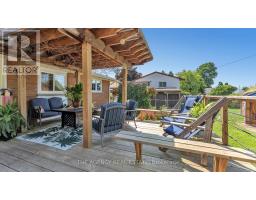 4 APPLEWOOD CRESCENT - 28