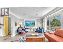 4 APPLEWOOD CRESCENT - 6