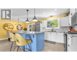 4 APPLEWOOD CRESCENT - 7