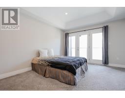 817 SARNIA ROAD - 18