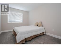 817 SARNIA ROAD - 23