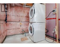 817 SARNIA ROAD - 27