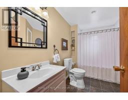 16 CLARENCE STREET - 28