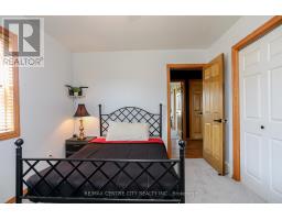 212 QUEEN STREET - 32