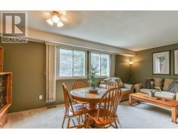 47 - 30 CLARENDON CRESCENT - 11