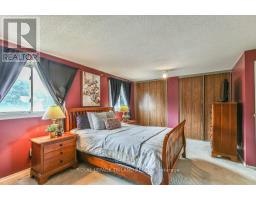 47 - 30 CLARENDON CRESCENT - 18