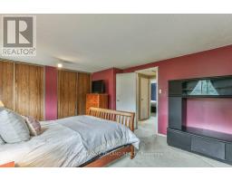 47 - 30 CLARENDON CRESCENT - 19