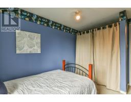 47 - 30 CLARENDON CRESCENT - 22