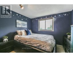 47 - 30 CLARENDON CRESCENT - 23