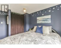 47 - 30 CLARENDON CRESCENT - 24