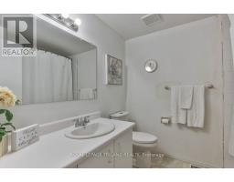 47 - 30 CLARENDON CRESCENT - 25