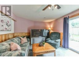 47 - 30 CLARENDON CRESCENT - 26