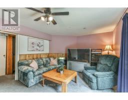 47 - 30 CLARENDON CRESCENT - 27