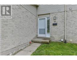 47 - 30 CLARENDON CRESCENT - 3