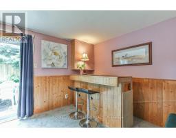 47 - 30 CLARENDON CRESCENT - 30