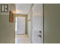 47 - 30 CLARENDON CRESCENT - 4
