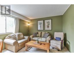 47 - 30 CLARENDON CRESCENT - 6