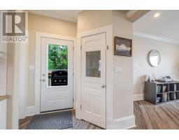 9 WALNUT STREET W - 24