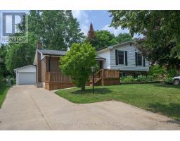 47 SCOTCHPINE CRESCENT - 1