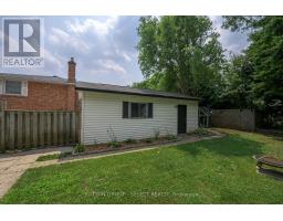 47 SCOTCHPINE CRESCENT - 12