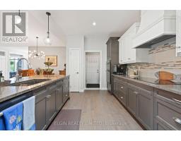 66 DONKER DRIVE - 18