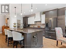 66 DONKER DRIVE - 19
