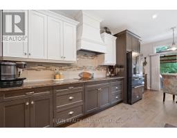 66 DONKER DRIVE - 20