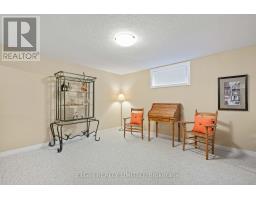 66 DONKER DRIVE - 32