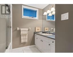 66 DONKER DRIVE - 36