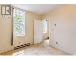 136 ELMWOOD AVENUE E - 18