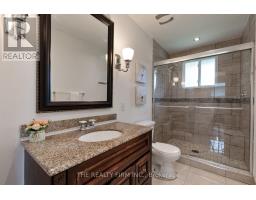 10 STROUD CRESCENT - 16