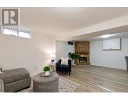 10 STROUD CRESCENT - 19