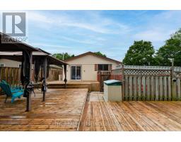 10 STROUD CRESCENT - 25
