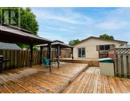 10 STROUD CRESCENT - 27