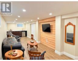 4 ROSEWOOD AVENUE - 13